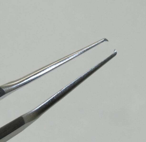 Castroviejo Fixation Forcep, straight wide handle, 1×2 teeth 0.5 mm